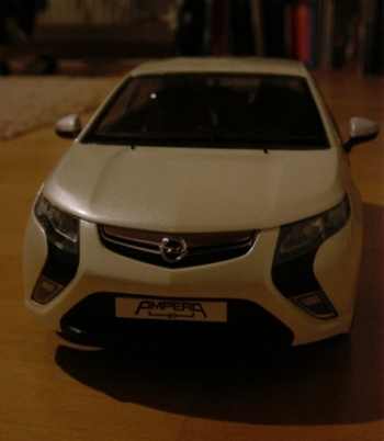 Modell Ampera klein.jpg