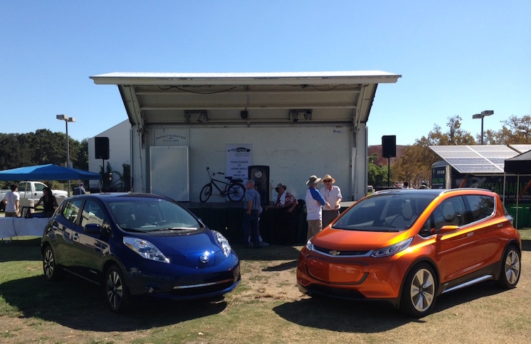 2016-nissan-leaf-and-chevrolet-bolt-ev-at-drive-electric-week-event-los-angeles-photo-zan-scott_100527328_h.jpg