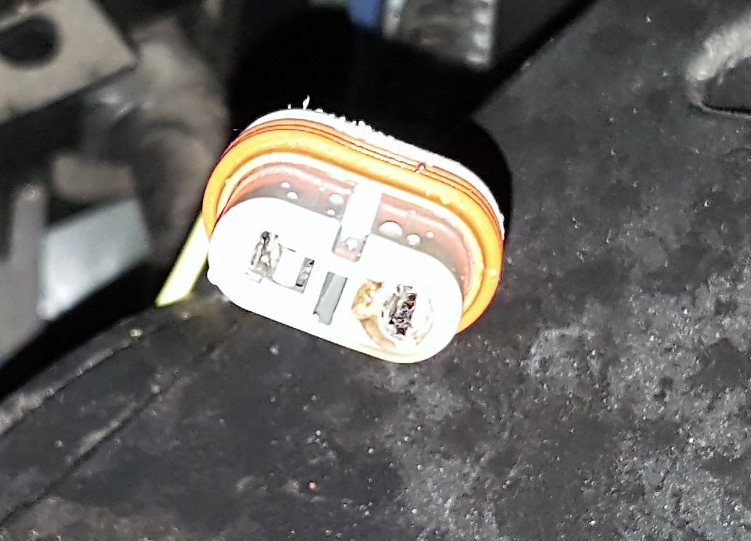 angeschmorter HIR Sockel